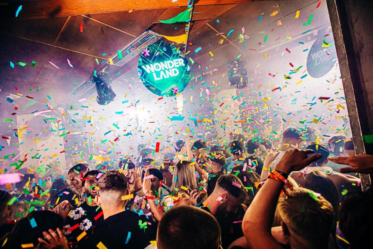 Wonderland - Doors Open